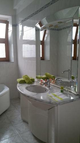 Hostal Tah Marconi