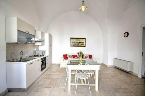 Racale Villa Sleeps 4 Pool Air Con Wifi