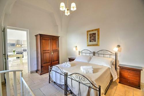 Racale Villa Sleeps 4 Pool Air Con Wifi