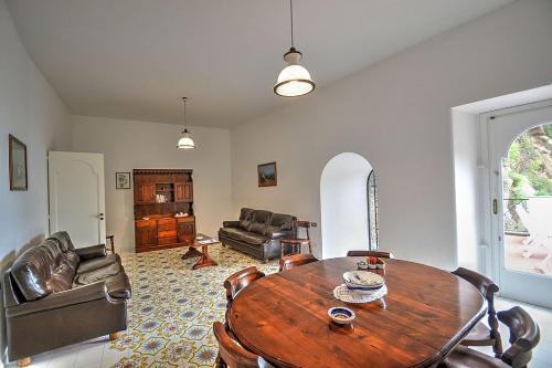 Ravello Villa Sleeps 6 Pool