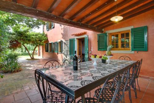 Reggello Villa Sleeps 12 Pool Wifi