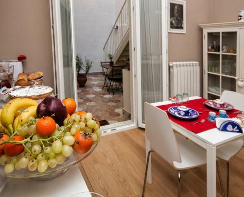 B&B Kalavr�a
