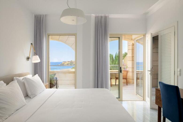 Hotel Macaris Suites And Spa