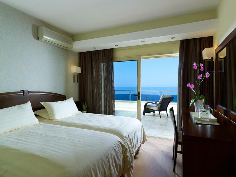 Hotel Macaris Suites And Spa