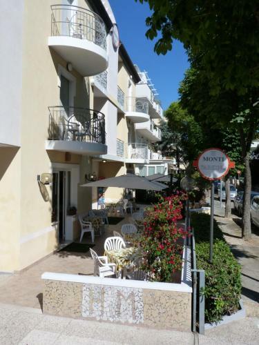 Hotel Monti