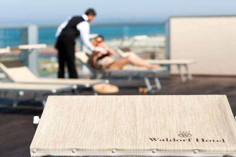 Waldorf Suite Hotel