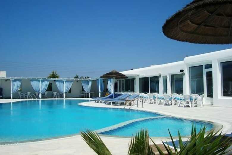 Giannoulaki Village Hotel
