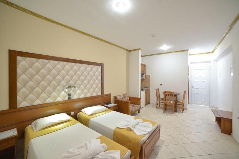 Angelina Hotel & Apartments
