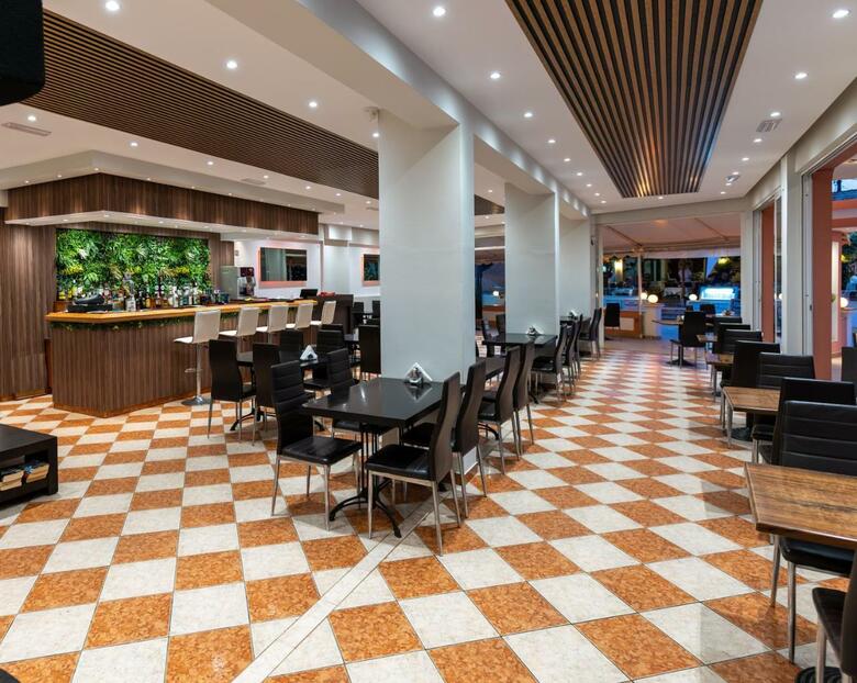Angelina Hotel & Apartments
