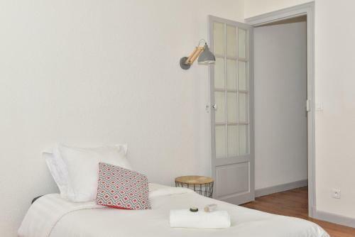 Design Apartment Near To The Halles