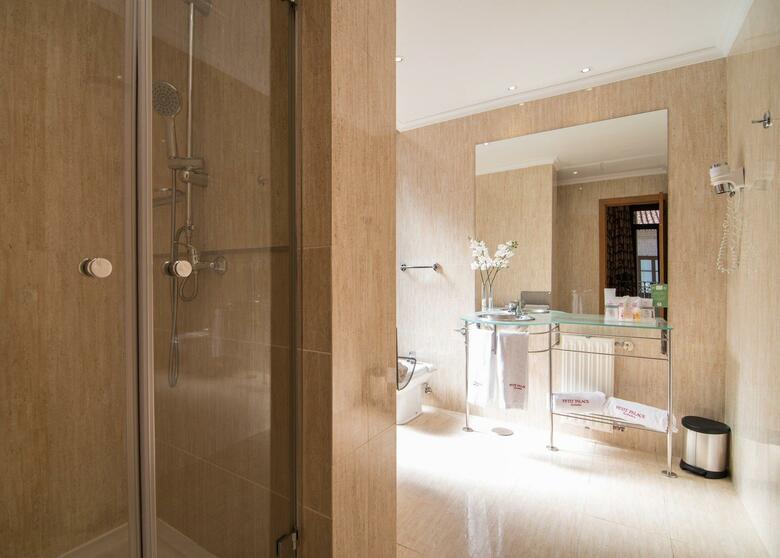 Hotel Petit Palace Londres