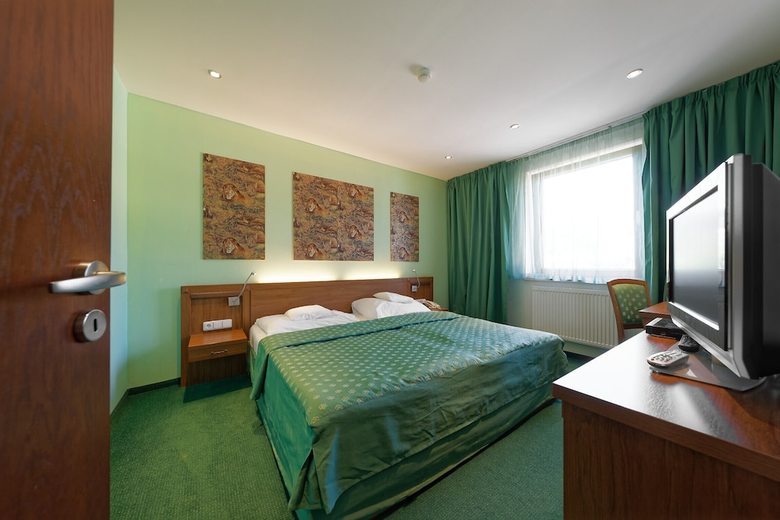 Max Inn Hotel
