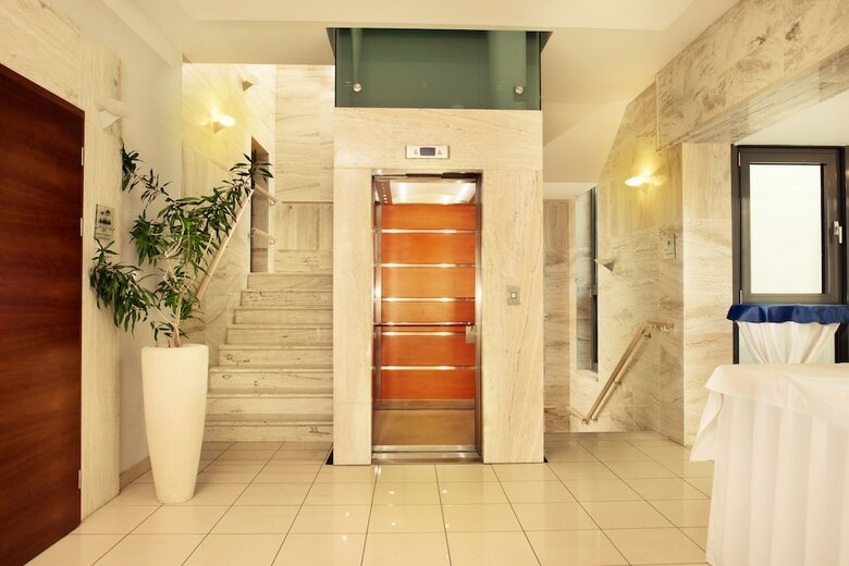 Hotel Ambassador