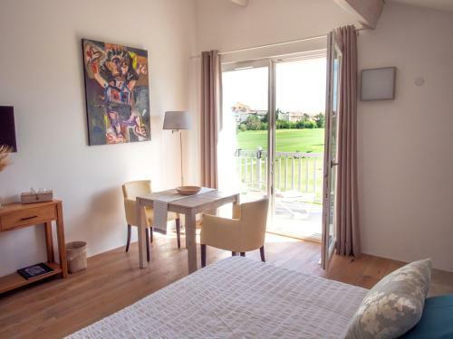 Bed & Breakfast La Maison De La C�te