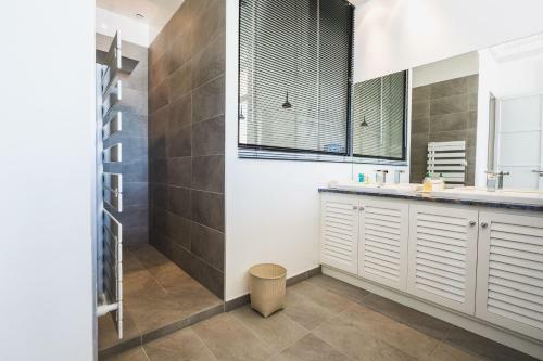 Biarritz Villa Sleeps 8 Pool Wifi