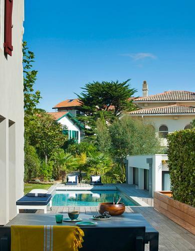 Bidart Villa Sleeps 12 Pool Wifi