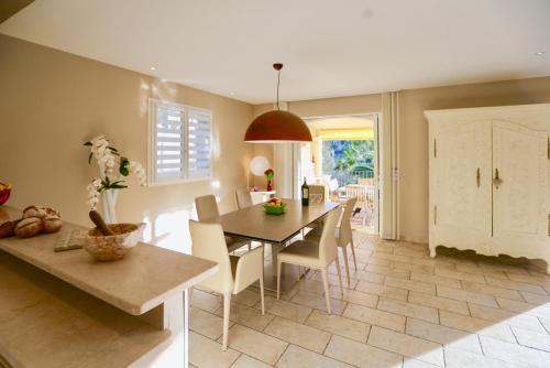 Vence Villa Sleeps 10 Pool Air Con Wifi