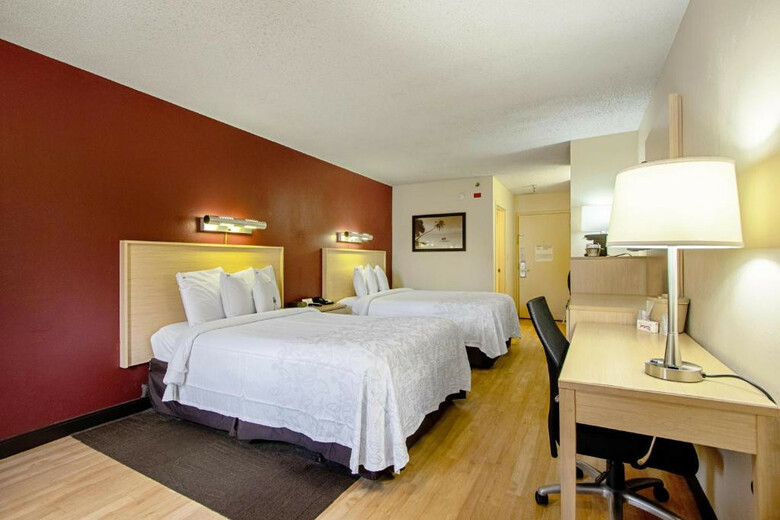 Hotel Red Roof Plus Miami International Airport