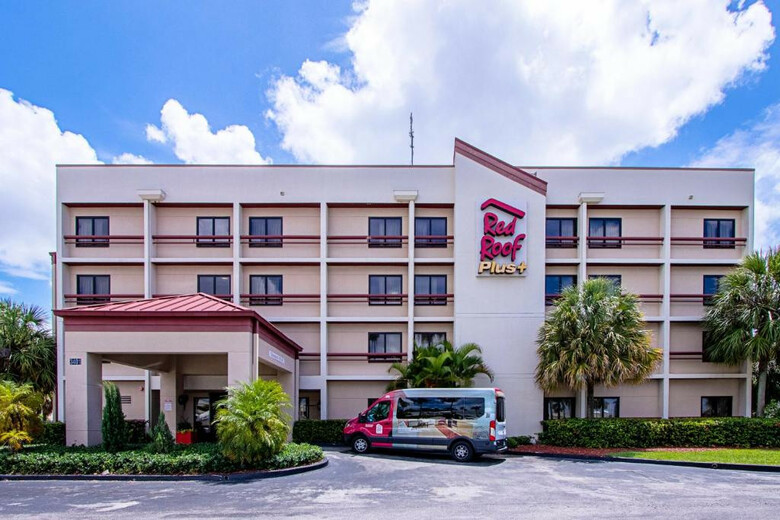 Hotel Red Roof Plus Miami International Airport