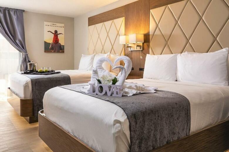 Palazzo Lakeside Hotel