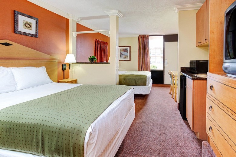 Hotel Inn At Oak Plantation
