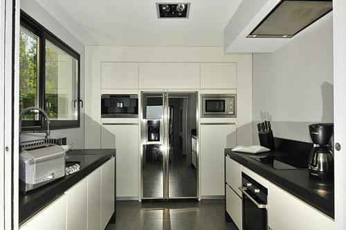 Saint-jean-de-luz Villa Sleeps 8 Pool Wifi