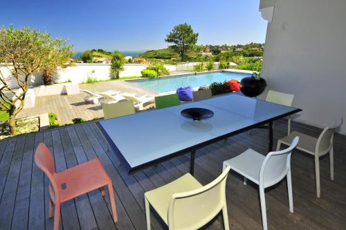 Saint-jean-de-luz Villa Sleeps 10 Pool Wifi