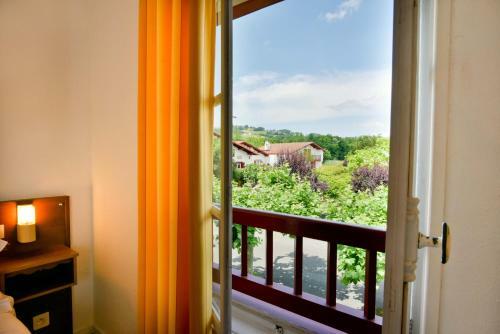 Hotel Logis H�tel Baratxartea