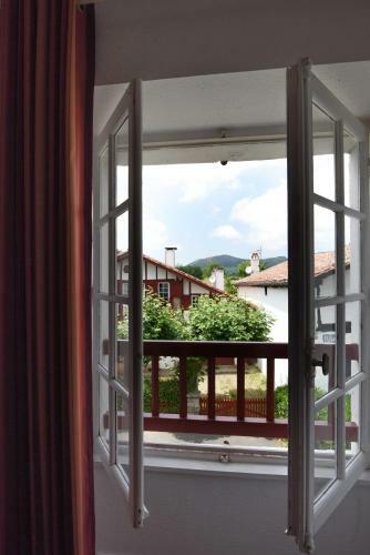Hotel Logis H�tel Baratxartea