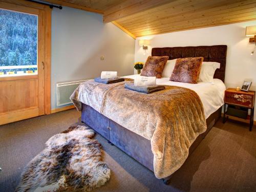 Chalet Carter - Ovo Network
