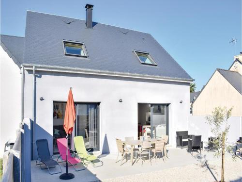 Three-bedroom Holiday Home In Saint-germain-sur-ay