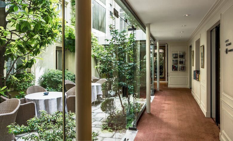 Hotel Des Saints P�res