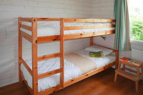 Holiday Home Guiss�ny - Bre051030-f