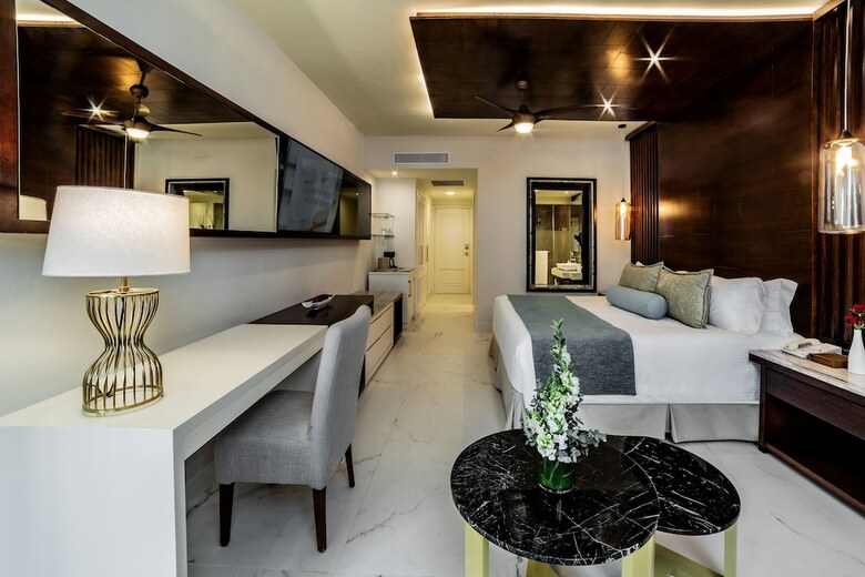 Hotel Secrets Royal Beach Punta Cana