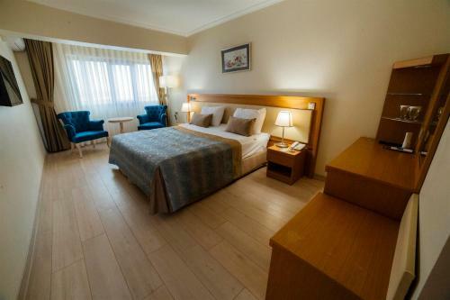 Patalya Lakeside Resort Hotel