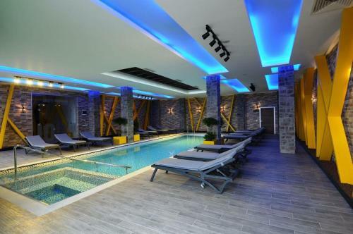 Emerald Dreams Apartment