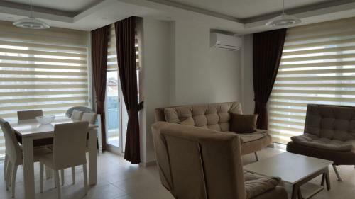 Emerald Dreams Apartment