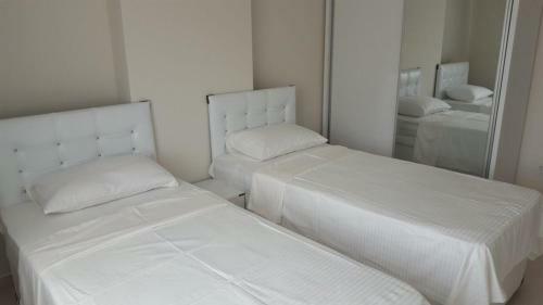 Emerald Dreams Apartment
