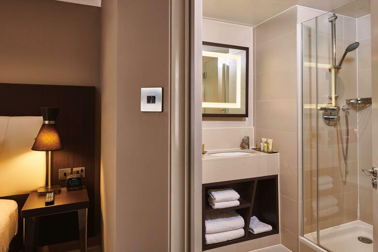 Hotel Doubletree By Hilton London Ealing