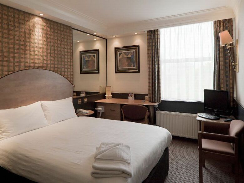 Hotel Doubletree By Hilton London Ealing