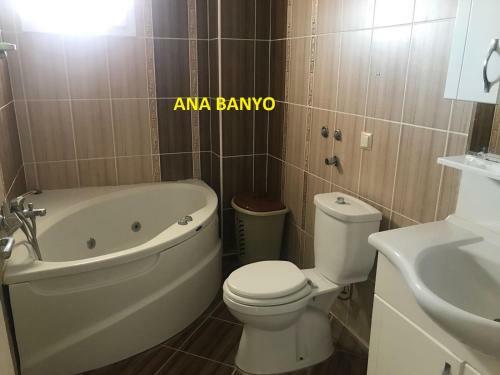 Villa With Private Pool In Altinkum District
