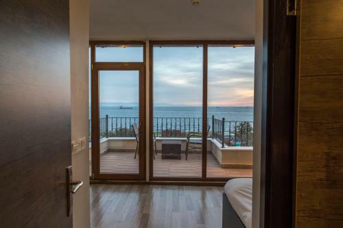 Albergue Bucoleon By Cheers