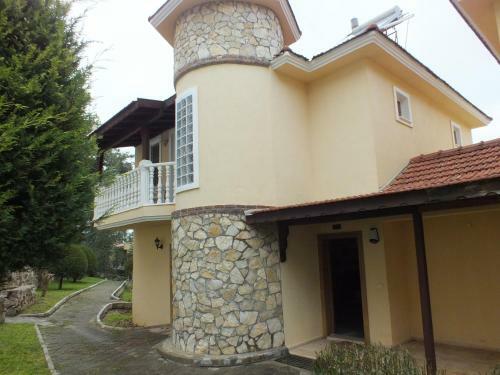 Nicholas Gate D 1 Villa (shared Pool)