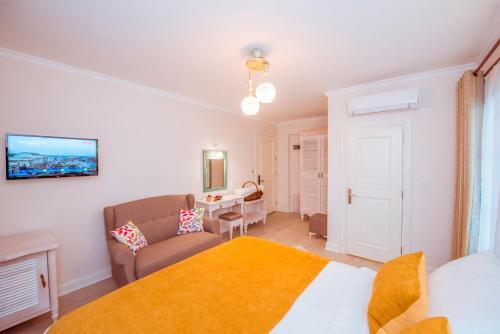 Villa Tn Hotel (adult Only)