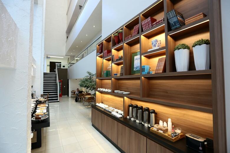 Oasis Tower Hotel