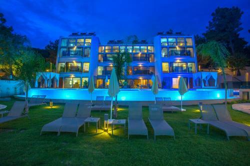 Orka Cove Hotel Penthouse & Suites