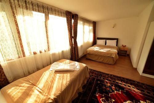 Bed & Breakfast Cave Seasons Deluxe Hotel