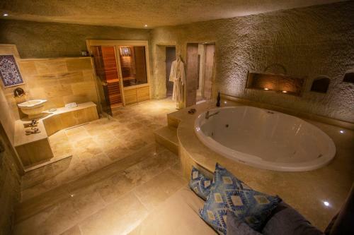 Hotel Azure Cave Suites