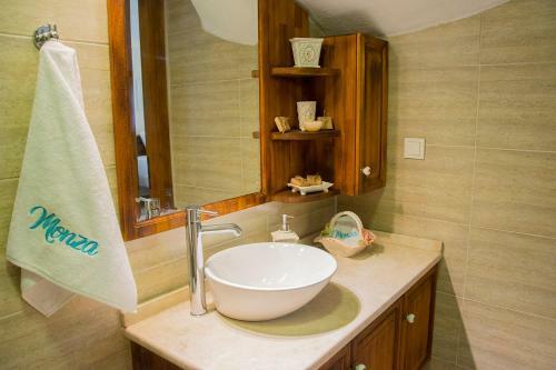 Hotel Monza House Otel