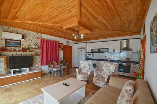 Villa Aynura For Honeymoon Couples